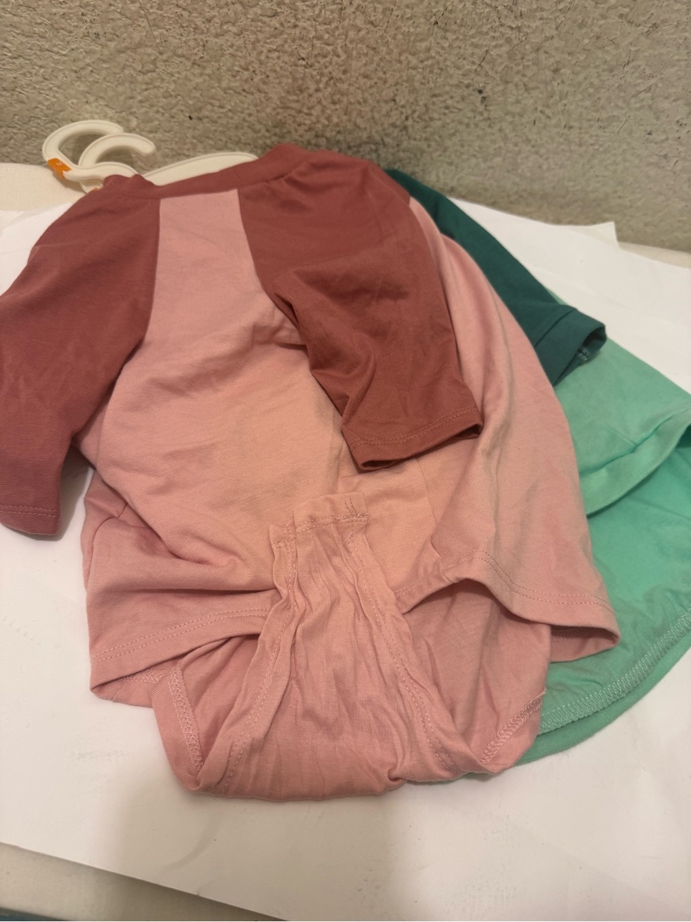 2 top paw Pink Colorblock Dog Tee with Raglan Sleeves